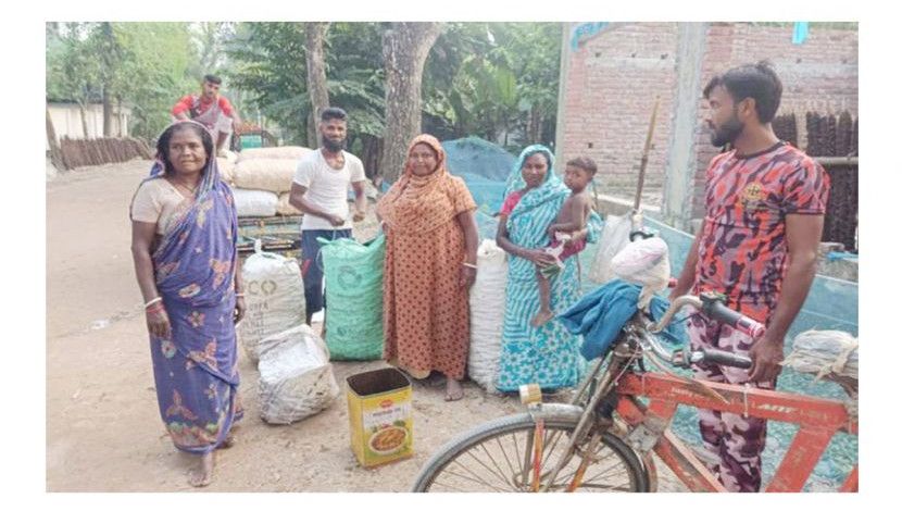 শামুক কুঁড়িয়ে জীবন চলা৫