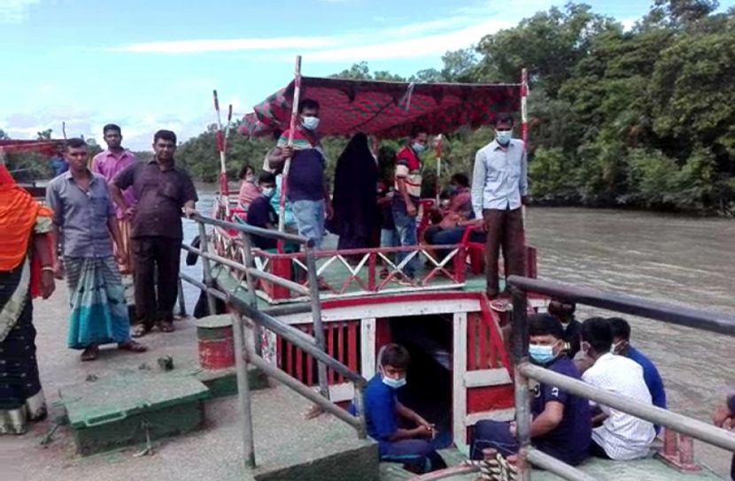 উম্মুক্ত সুন্দরবনের করমজলে পর্যটকদের ভিড়