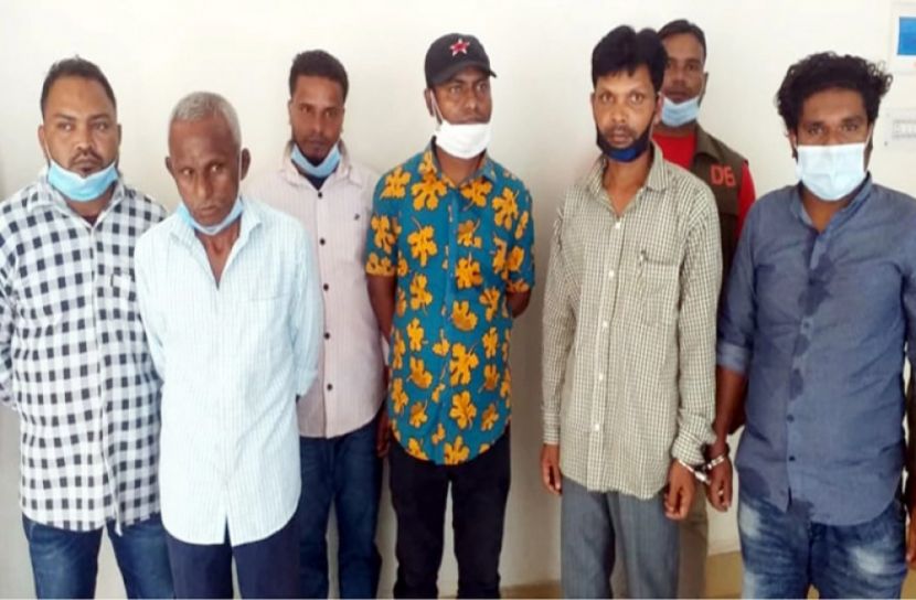 রমেক থেকে রোগী ধরা ৬ দালাল আটক