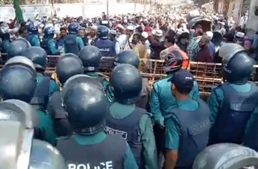 মাদ্রাসা শিক্ষকদের কর্মসূচি পুলিশের বাধায় পণ্ড