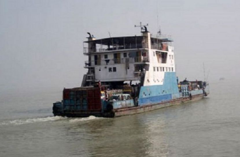 দৌলতদিয়া-পাটুরিয়ায় ফেরি চলাচল শুরু