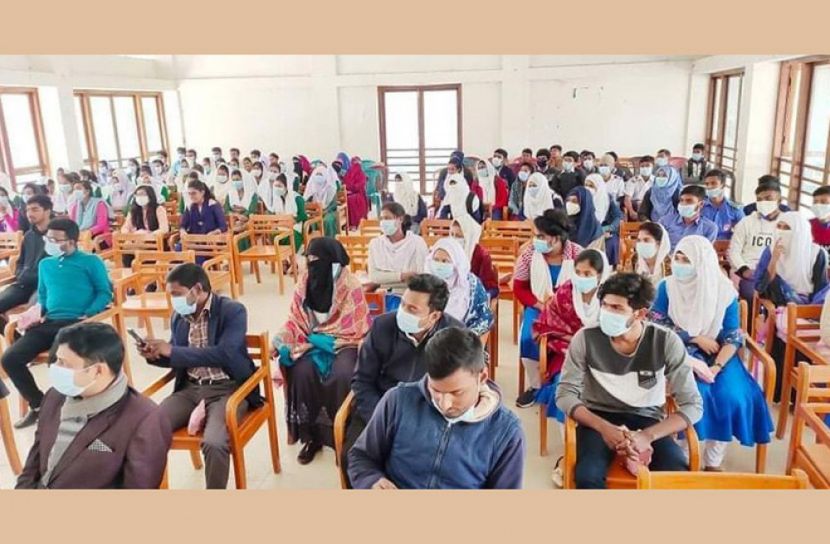 আলফাডাঙ্গায় দক্ষ জনশক্তি গড়ে তুলতে সেমিনার