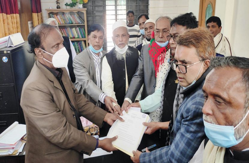 নড়িয়ায় আ.লীগের মেয়র প্রার্থীর মনোনয়নপত্র দাখিল