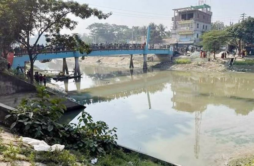 ব্রিজের নিচে যুবকের লাশ