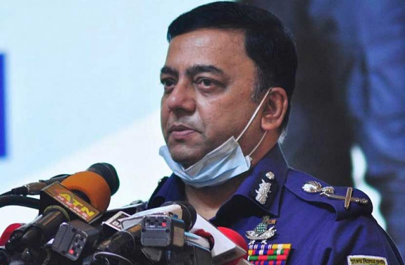 দায়িত্ব নিতে না পারলে সন্তান জন্ম দিয়েছেন কেন : আইজিপি