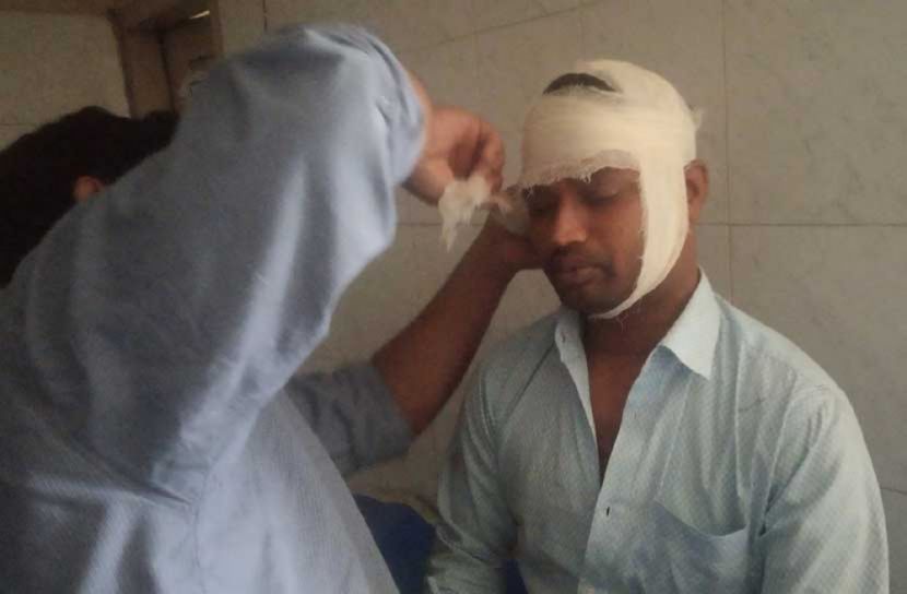 জমিজমা বিরোধের জেরে ব্যবসায়ীকে কুপিয়ে জখম