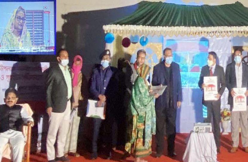 সাতক্ষীরায় ১৩০টি পরিবার পেল প্রধানমন্ত্রীর উপহার ঘর