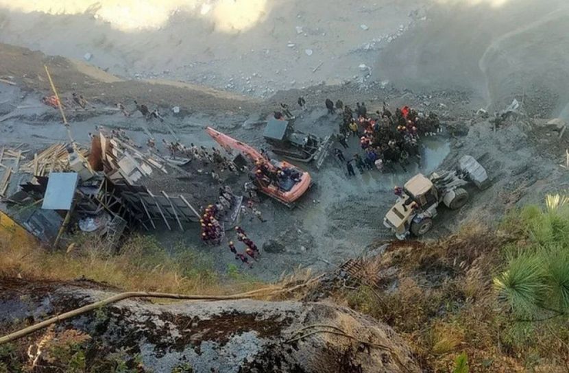 সুড়ঙ্গে আটকাপড়াদের ভয়াবহ বর্ণনা