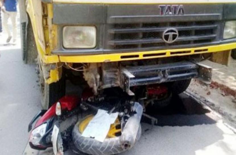 রংপুরে ট্রাকচাপায় ২ বন্ধু নিহত