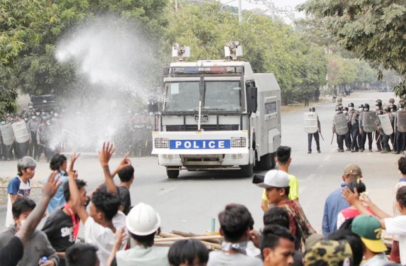 মিয়ানমারের বিক্ষোভকারীদের ওপর গুলি, নিহত ২