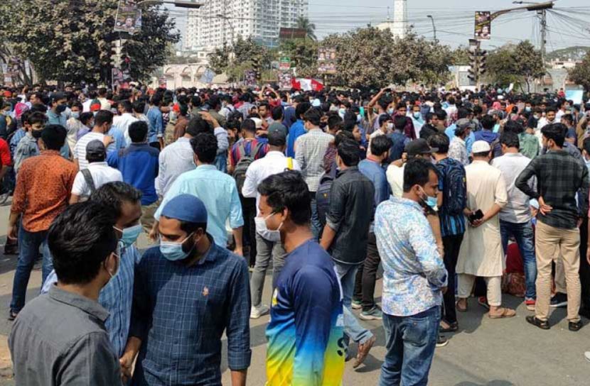 ৭ কলেজের সঙ্কট নিরসনে জরুরি বৈঠক চলছে