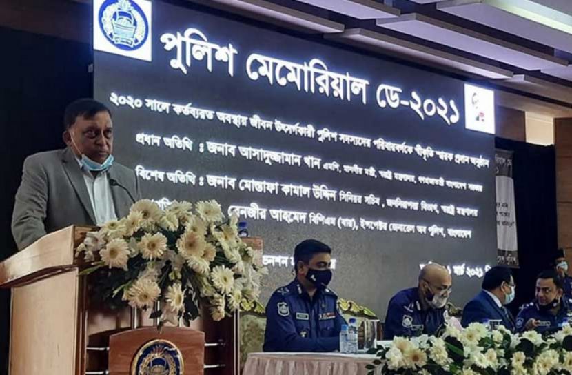 প্রেসক্লাবে পুলিশ ধৈর্যের পরিচয় দিয়েছে: স্বরাষ্ট্রমন্ত্রী