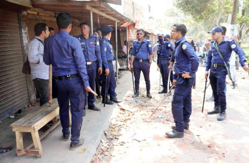 মাইকে ঘোষণা দিয়ে সংঘর্ষ, আহত ১৫
