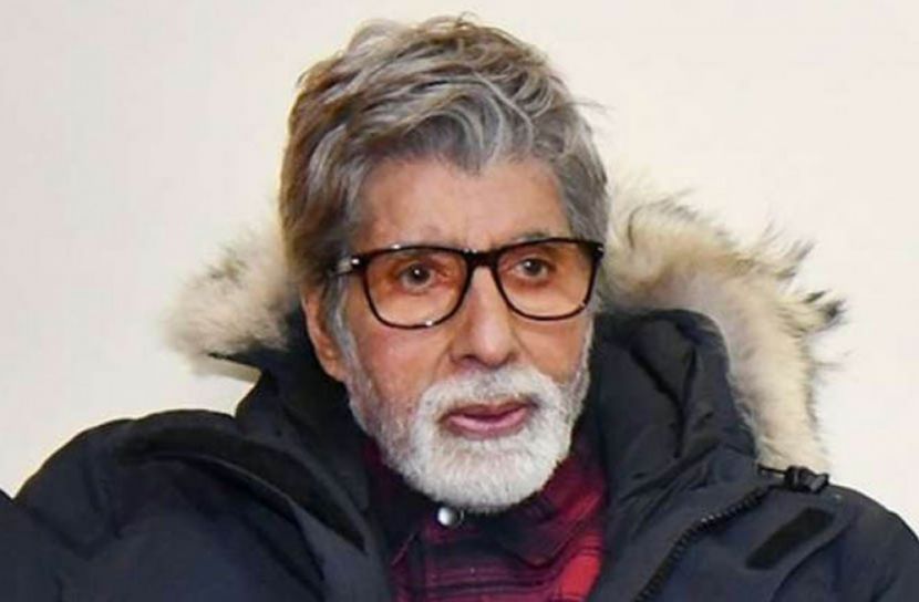 অমিতাভের চোখে অস্ত্রোপচার