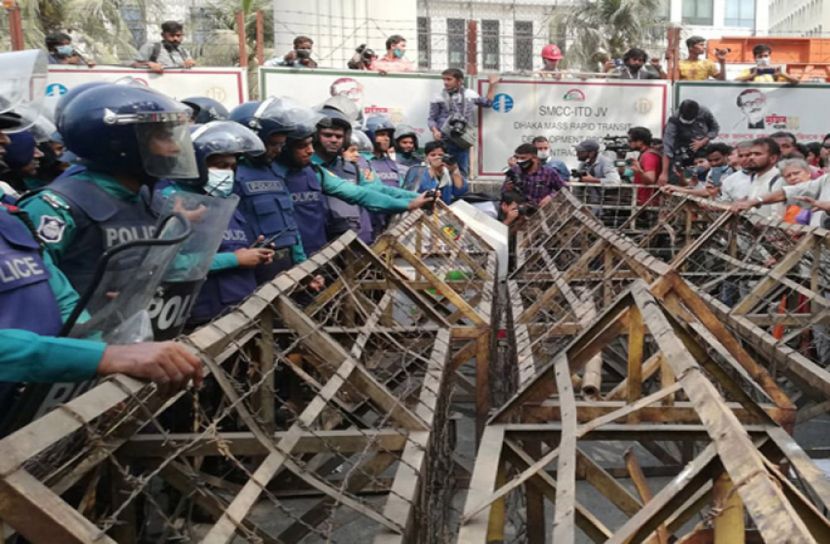 ডা. জাফরুল্লাহর পদযাত্রায় পুলিশের বাধা