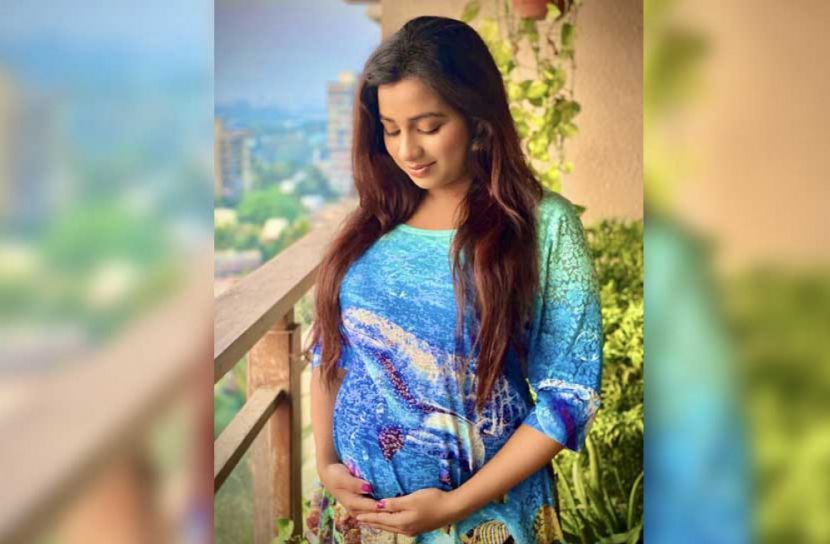মা হতে চলেছেন শ্রেয়া ঘোষাল