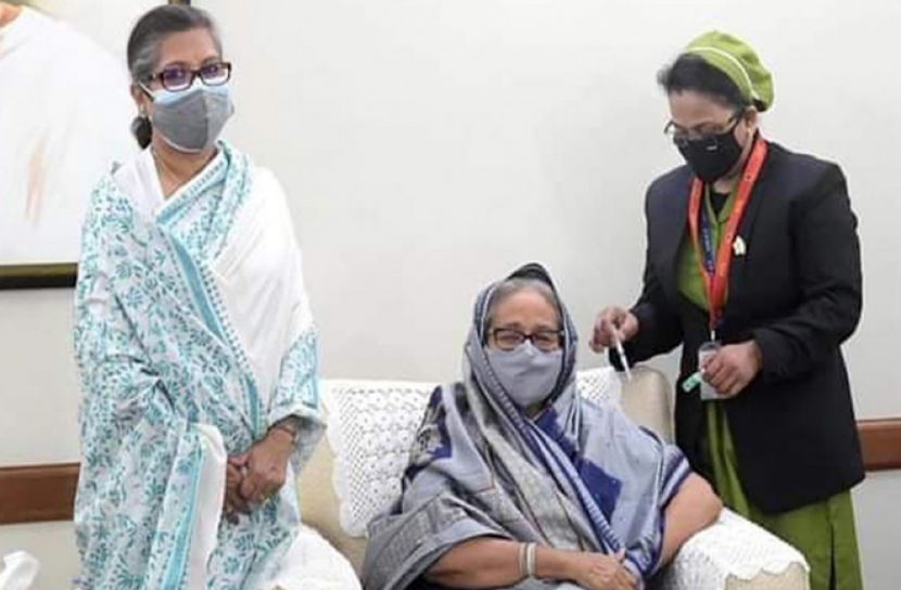 করোনার টিকা নিলেন প্রধানমন্ত্রী