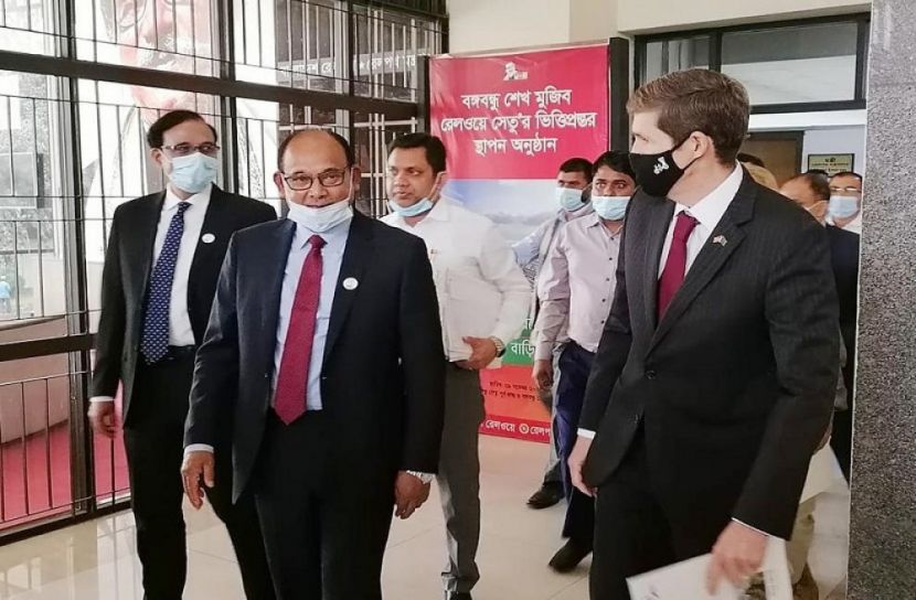 ‘বাংলাদেশের রেলখাতে বিনিয়োগের আহ্বান রেলমন্ত্রীর’