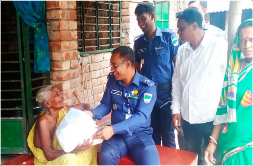 ‘অসহায় মানুষের পাশে থাকবে, আল্লাহ তোমাকে ভালো রাখবে’