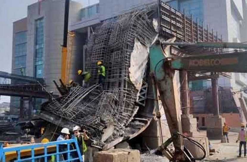 এলিভেটেড এক্সপ্রেসওয়ের গার্ডার ভেঙে আহত ৪