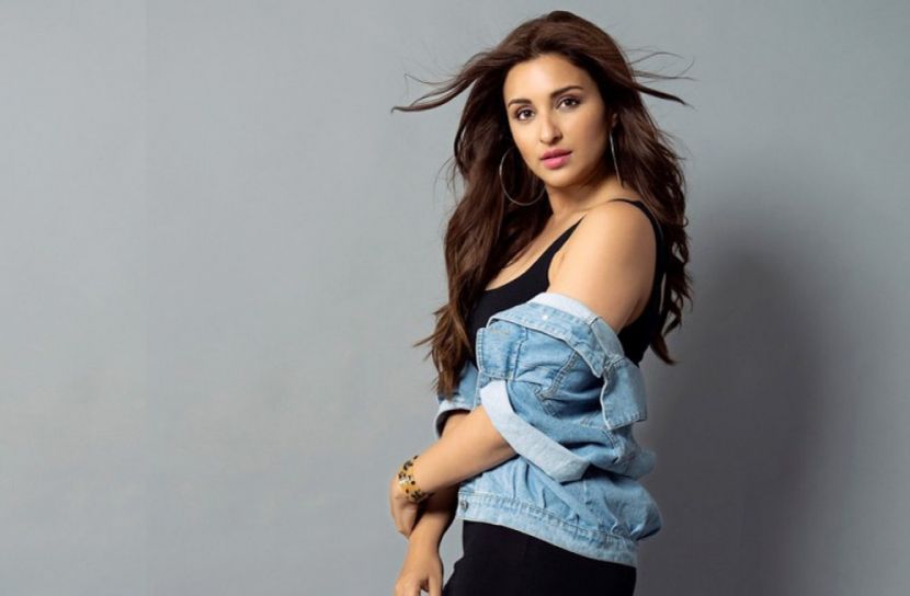 সেই কামরাজের পাশে পরিণীতি