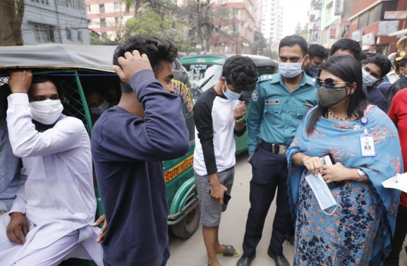 স্বাস্থ্যবিধি কার্যকরে ফের নামছে ভ্রাম্যমাণ আদালত