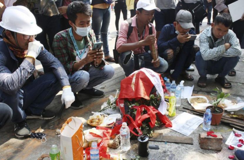 খাদ্য ও জ্বালানি সংকট দেখা দিয়েছে মিয়ানমারে
