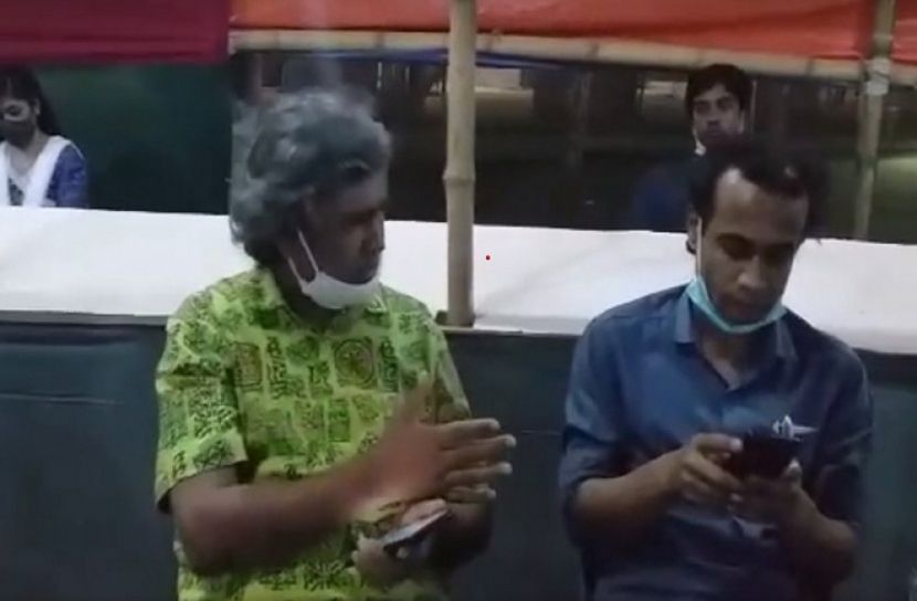 প্রতিবাদের মুখে আগের জায়গায় যাচ্ছে লিটল ম্যাগাজিন চত্বর