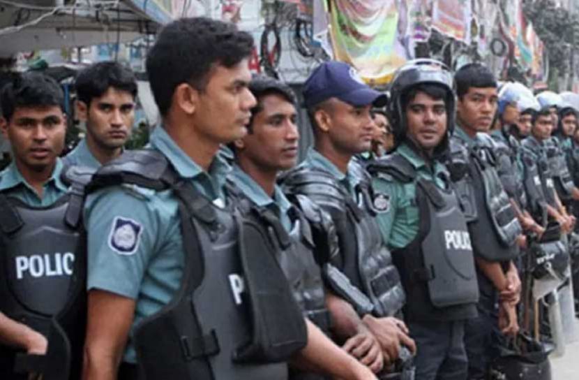 হামলার আশঙ্কায় পুলিশ সদস্যদের সতর্ক থাকার নির্দেশ