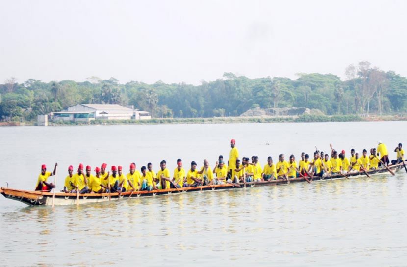 কীর্তনখোলায় বর্ণাঢ্য ‘নৌকা বাইচ’