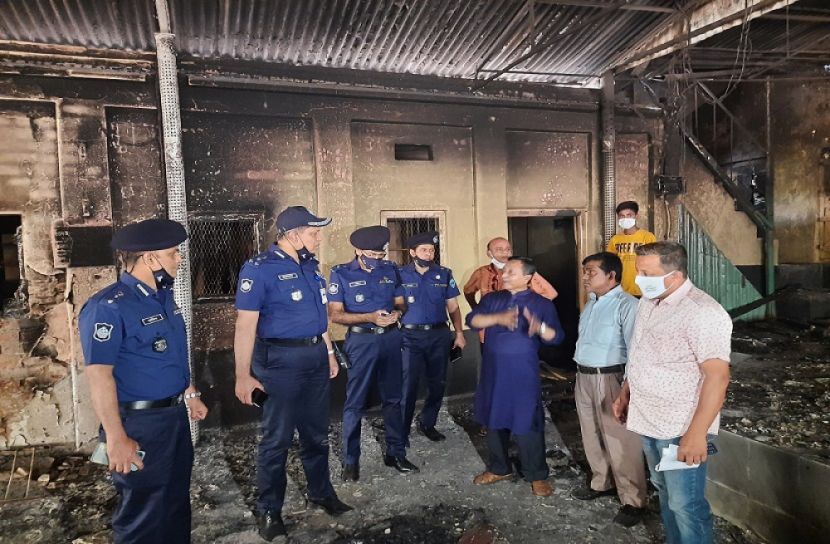 ব্রাহ্মণবাড়িয়ায় ক্ষতিগ্রস্ত প্রতিষ্ঠান পরিদর্শনে চট্রগ্রাম রেঞ্জের ডিআইজি