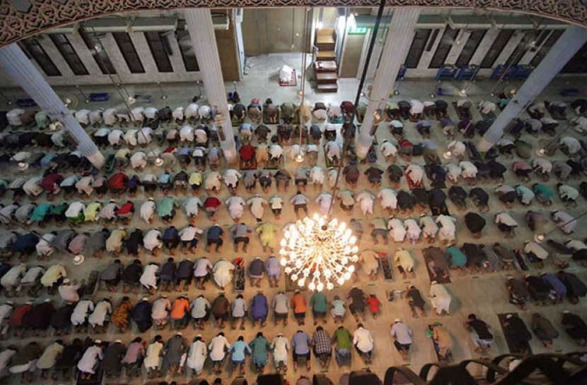 ইবাদত-বন্দেগীতে পবিত্র শবে বরাত পালিত