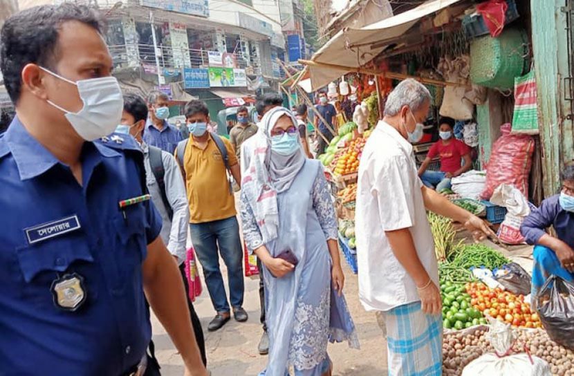 রাঙামাটিতে করোনা মোকাবেলায় মাঠে নির্বাহী ম্যাজিস্ট্রেটরা