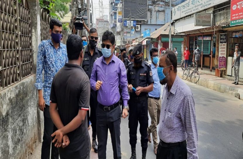 স্বাস্থ্যবিধি না মানায় বরিশালে জরিমানা