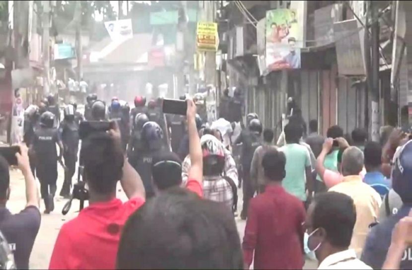 বিএনপির মিছিলে পুুলিশের বাধায় সংঘর্ষ, গুলি- টিয়ার গ্যাস নিক্ষেপ