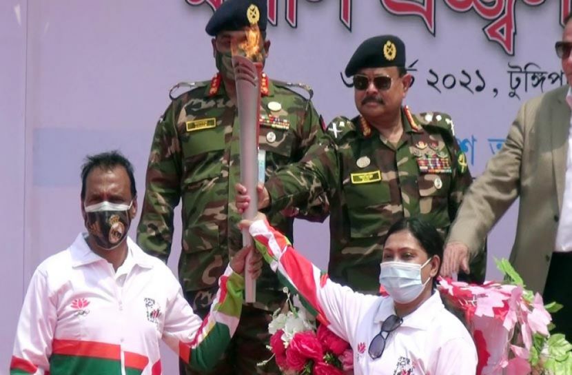 টুঙ্গিপাড়ায় বঙ্গবন্ধু নবম বাংলাদেশ গেমসের মশাল প্রজ্জ্বলন