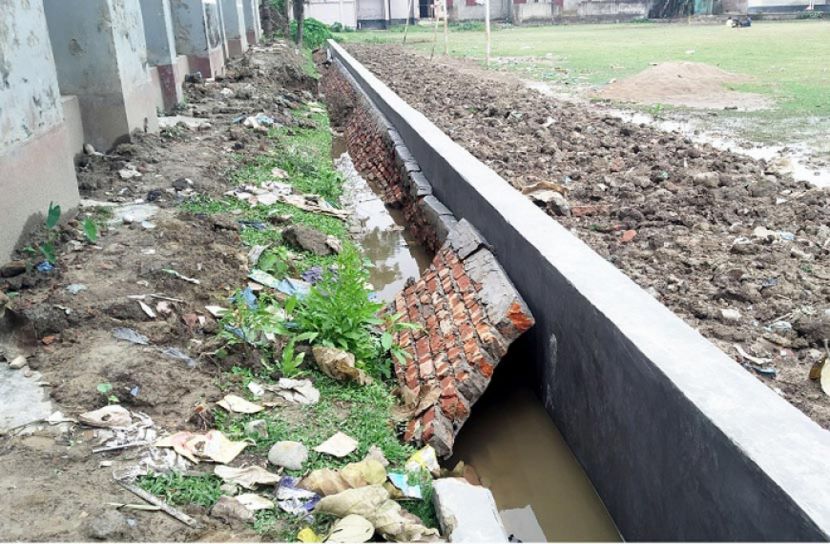 নির্মাণের ১৫ দিনেই ভেঙে গেল ড্রেন 