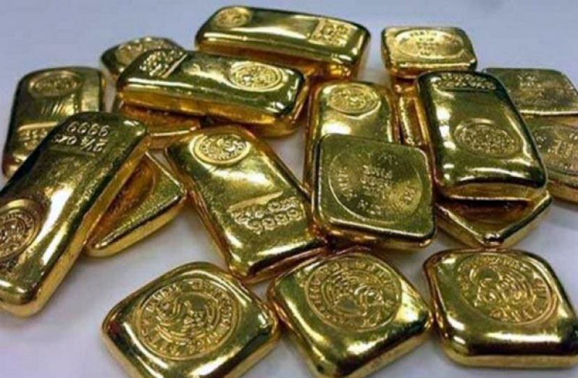 ১৫টি সোনার বারসহ পাচারকারী আটক