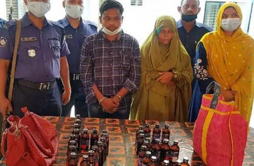 ফেন্সিডিলসহ মা ছেলে গ্রেফতার