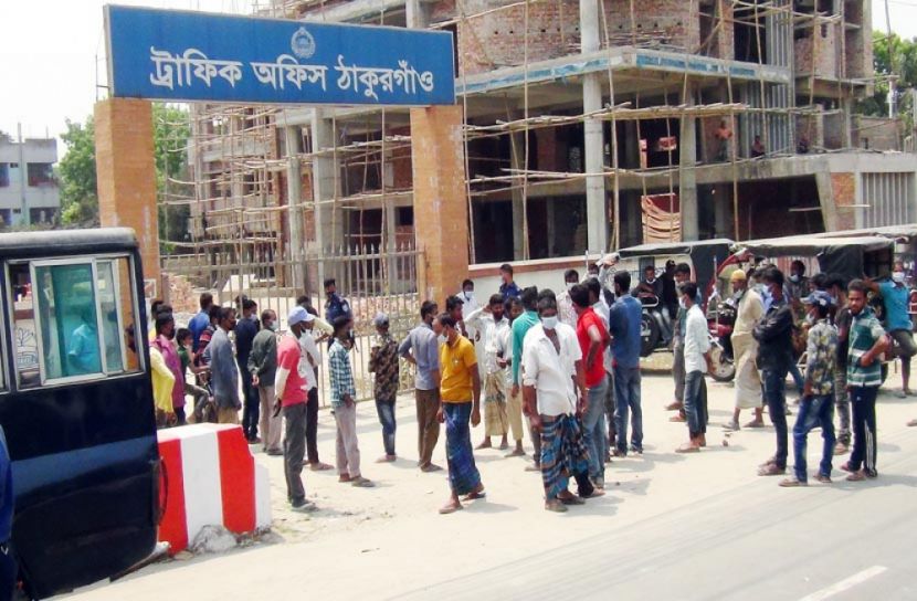 ঠাকুরগাঁওয়ে লকডাউন কার্যকরের বালাই নেই 