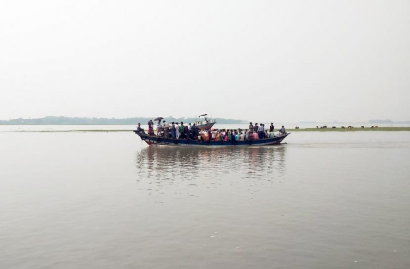বিধি নিষেধেও থেমে নেই গন্তব্যের যাত্রা