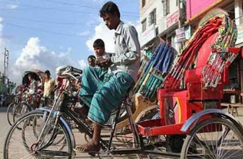 লকডাউনের দুর্ভোগে রিকশা ভাড়া কয়েক গুণ