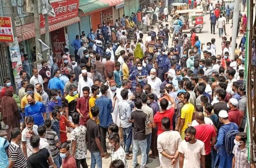 জামালপুরে দোকান খোলার দাবিতে বিক্ষোভ