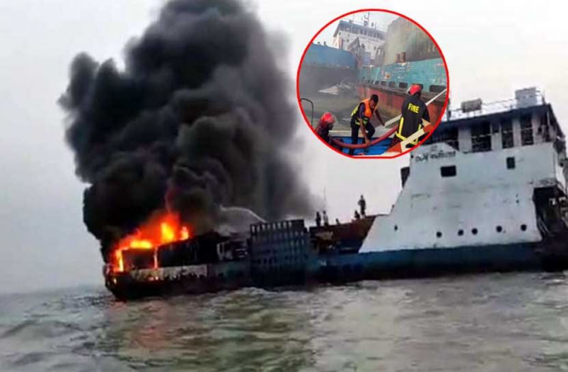 ফেরিতে আগুন লেগে পুড়ল ৫ ট্রাক ও পিকআপ