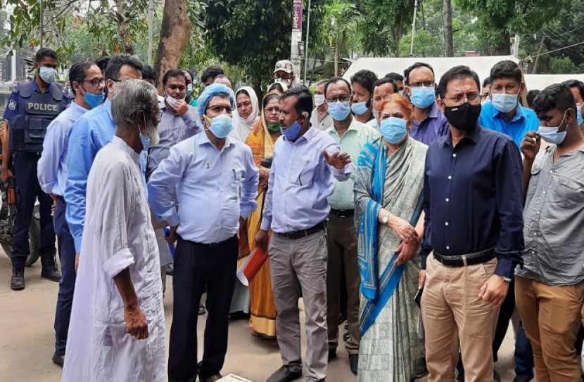 হেফাজতের তাণ্ডব পরিদর্শন করলেন অতিরিক্ত সচিব