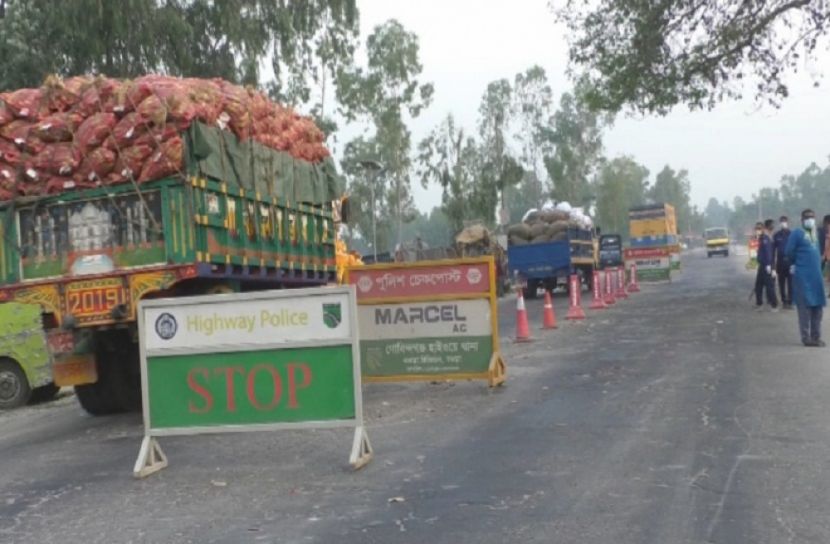 লকডাউনের মধ্যেই কাভার্ডভ্যানচাপায় নিহত ১