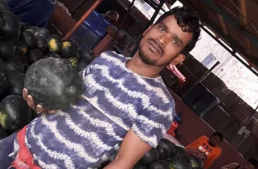 ট্রাক-এ্যাম্বুলেন্সের চাপায় ভ্যান চালক নিহত