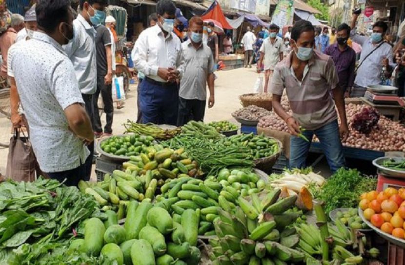 রমজানে বাজার নিয়ন্ত্রণে কঠোর অবস্থানে নাটোর জেলা প্রশাসক