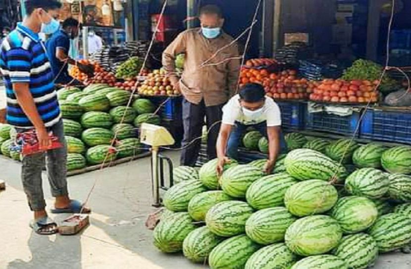মানিকগঞ্জে বিপাকে তরমুজ ব্যবসায়ীরা