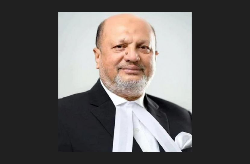 বাবা-মায়ের কবরের পাশে শায়িত খসরু